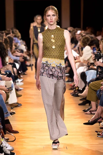 Look 33